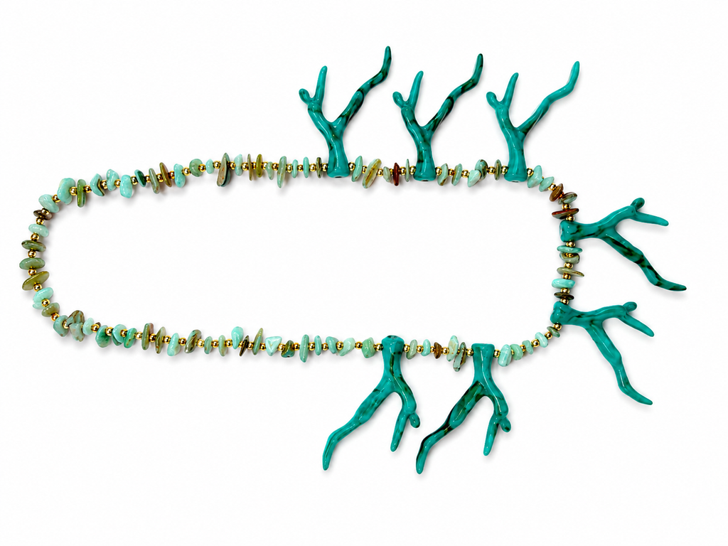 Collar dorado de acero tipo Y con colgantes ovalados y cristales